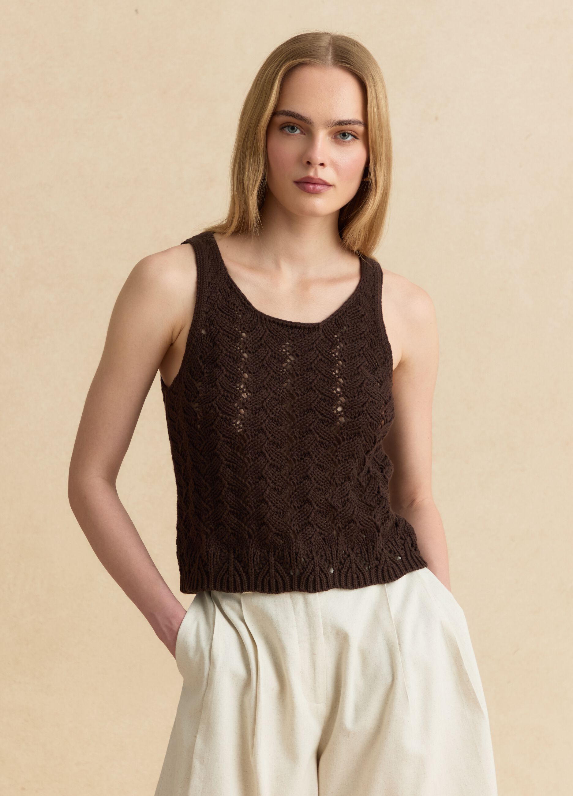 Tank top marrone in crochet di puro cotone