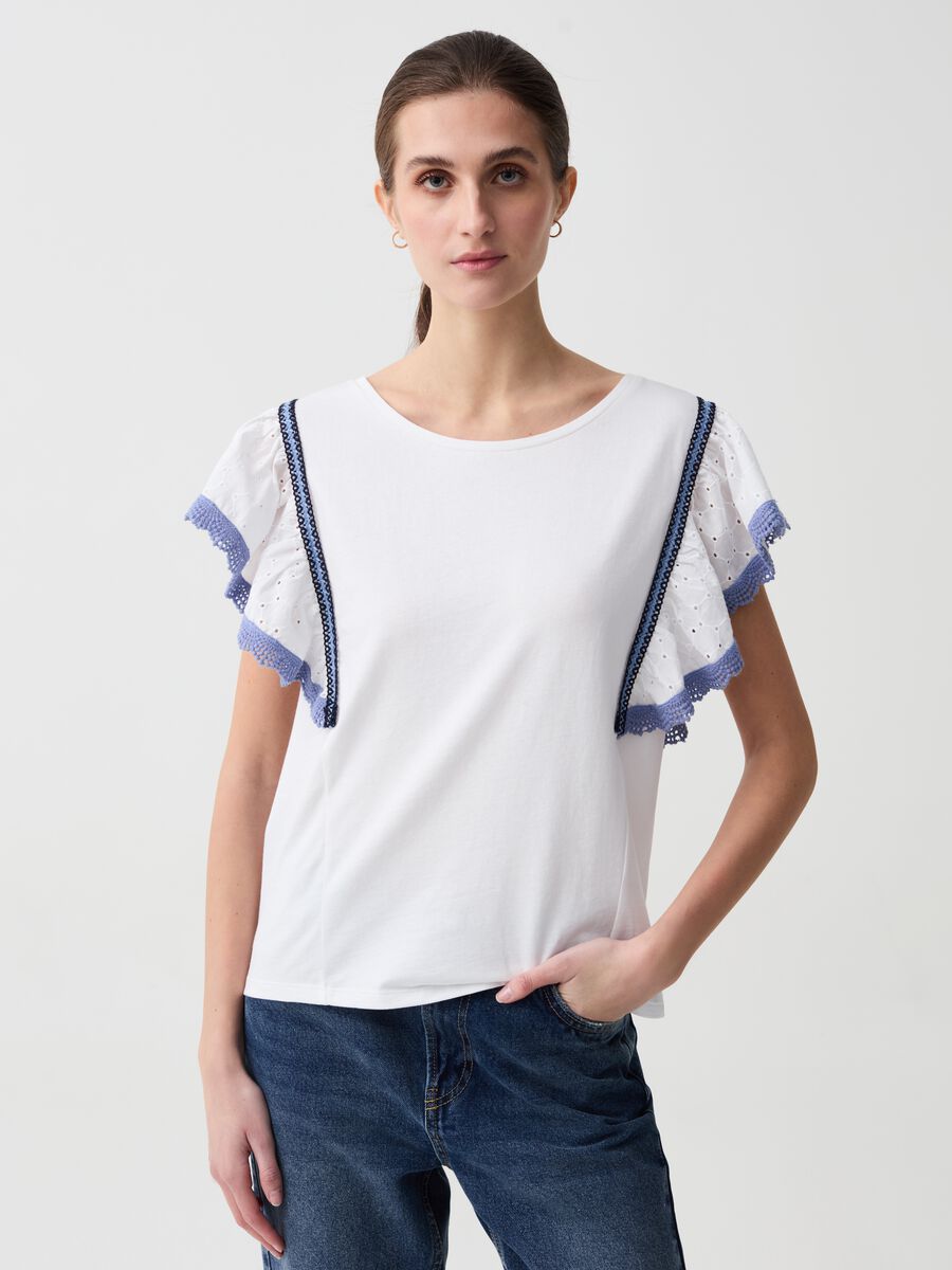 T-shirt con rouches in sangallo_0