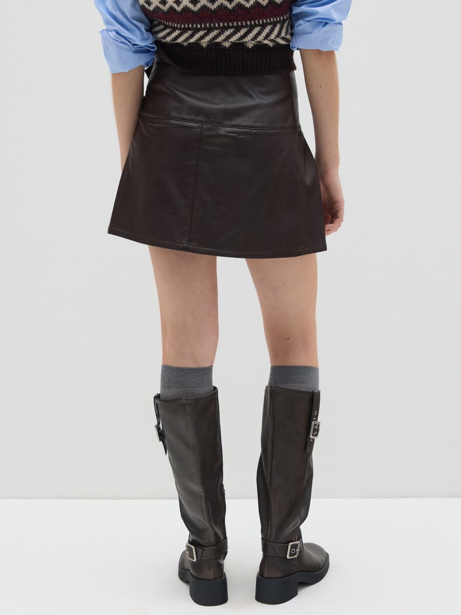 Brown regular fit mini skirt with waistband and buckles_2