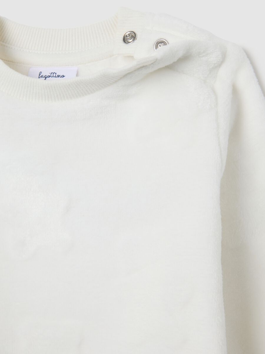 White regular fit baby jumper with round neckline_3