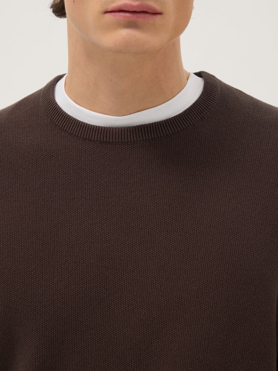 Brown crew neck sweater in pure cotton regular fit_3