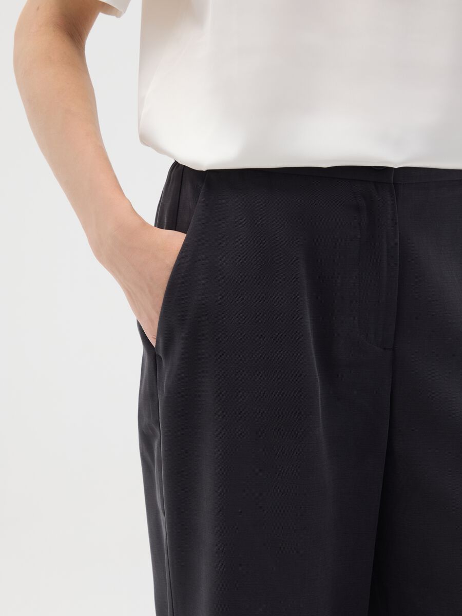 Pantaloni culotte in viscosa neri wide leg_3