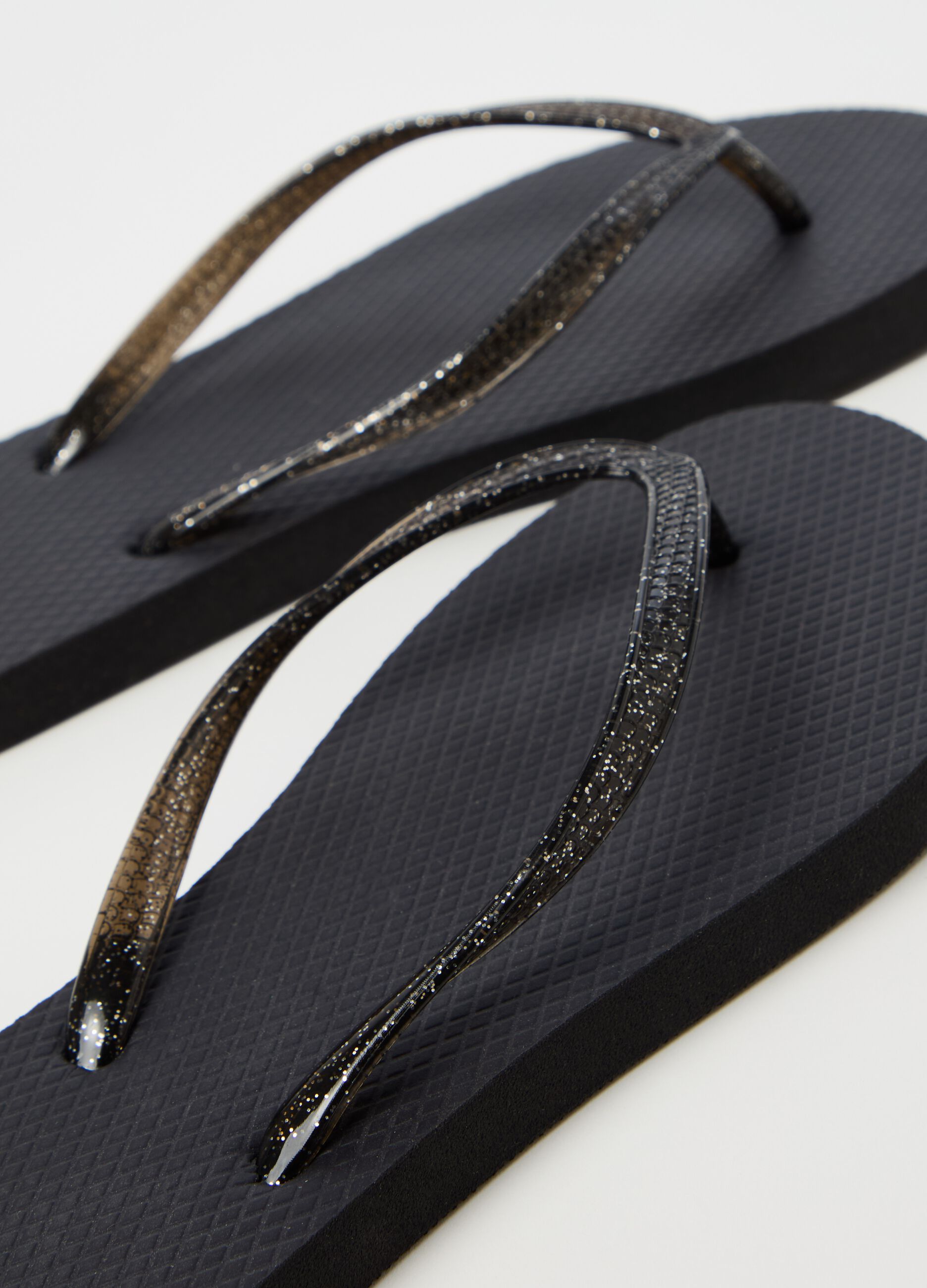 Thong sandals with thin glitter straps