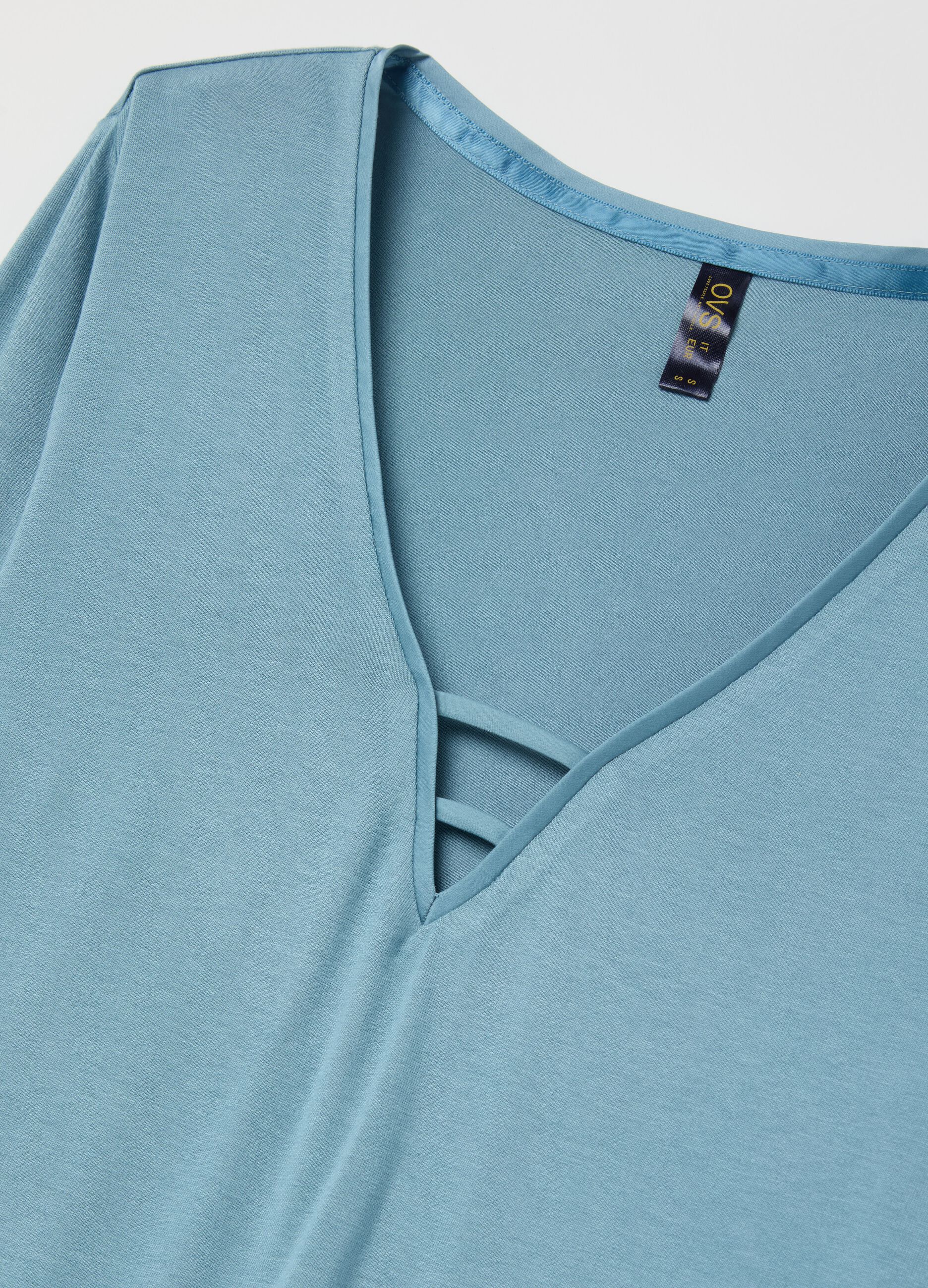 Pyjama top with V neck with detail