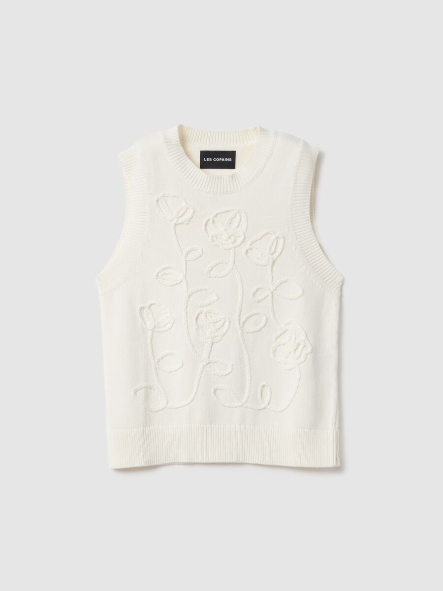 Regular fit pure white cotton gilet with floral design_4