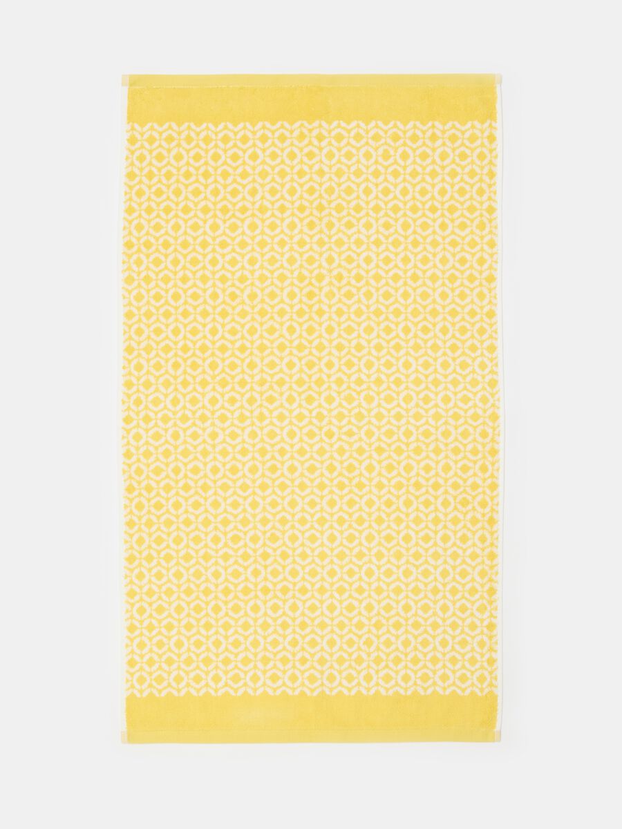 Face towel with dots pattern_1