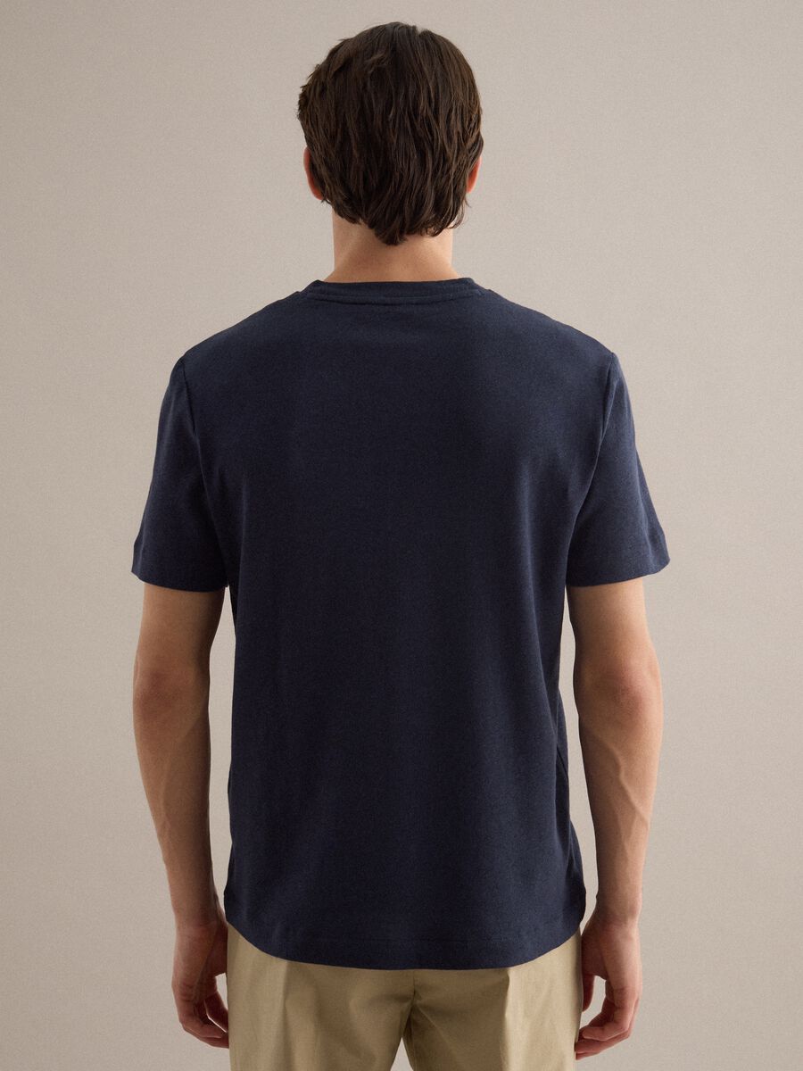 T-shirt in misto lino e cotone blu regular fit_2
