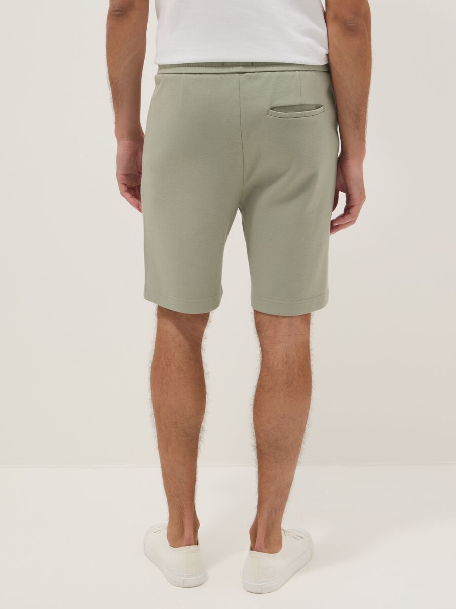 Shorts in puro cotone verde regular fit con coulisse_2