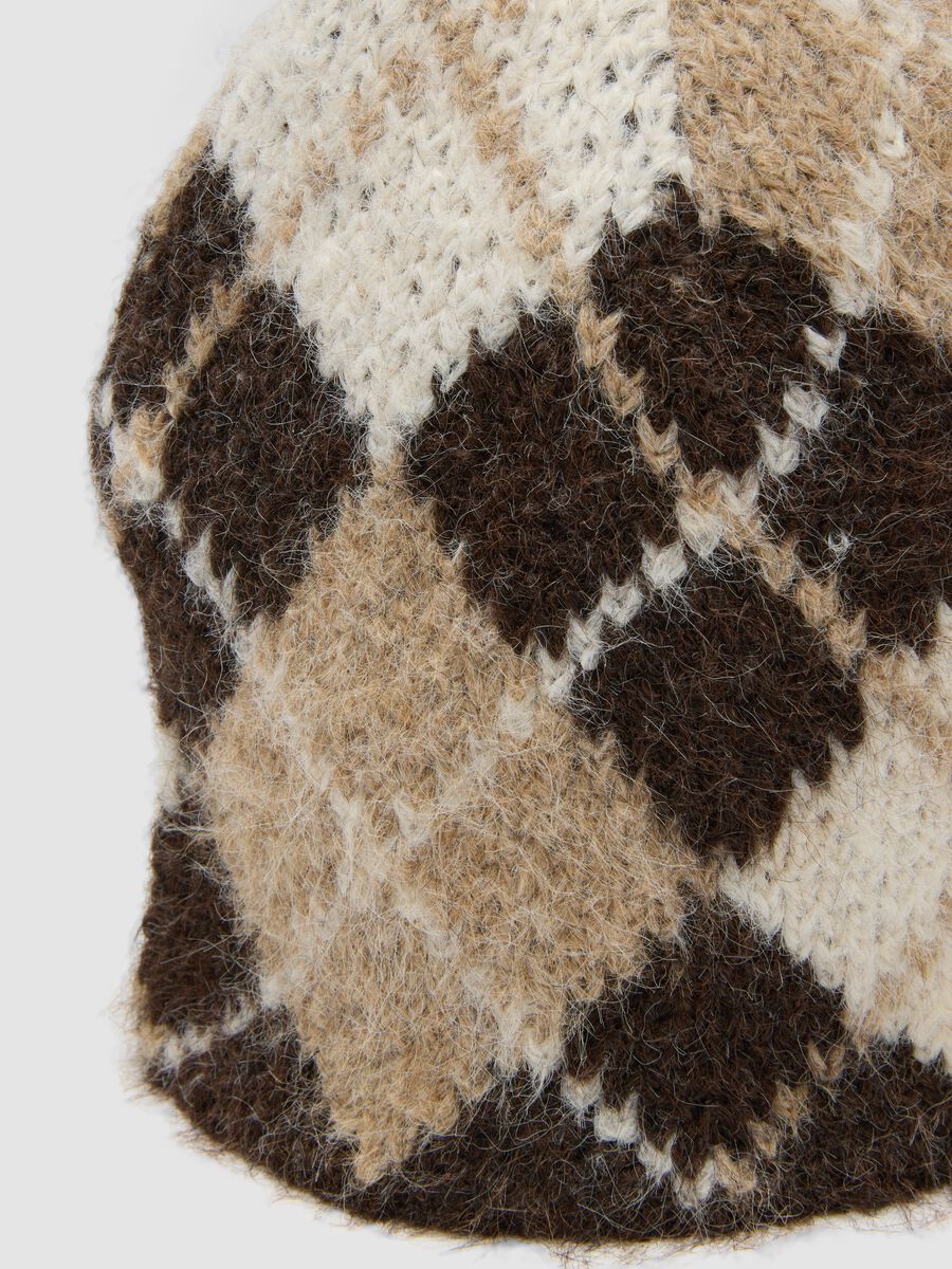 Cappello beige in lana elasticizzato a rombi_2