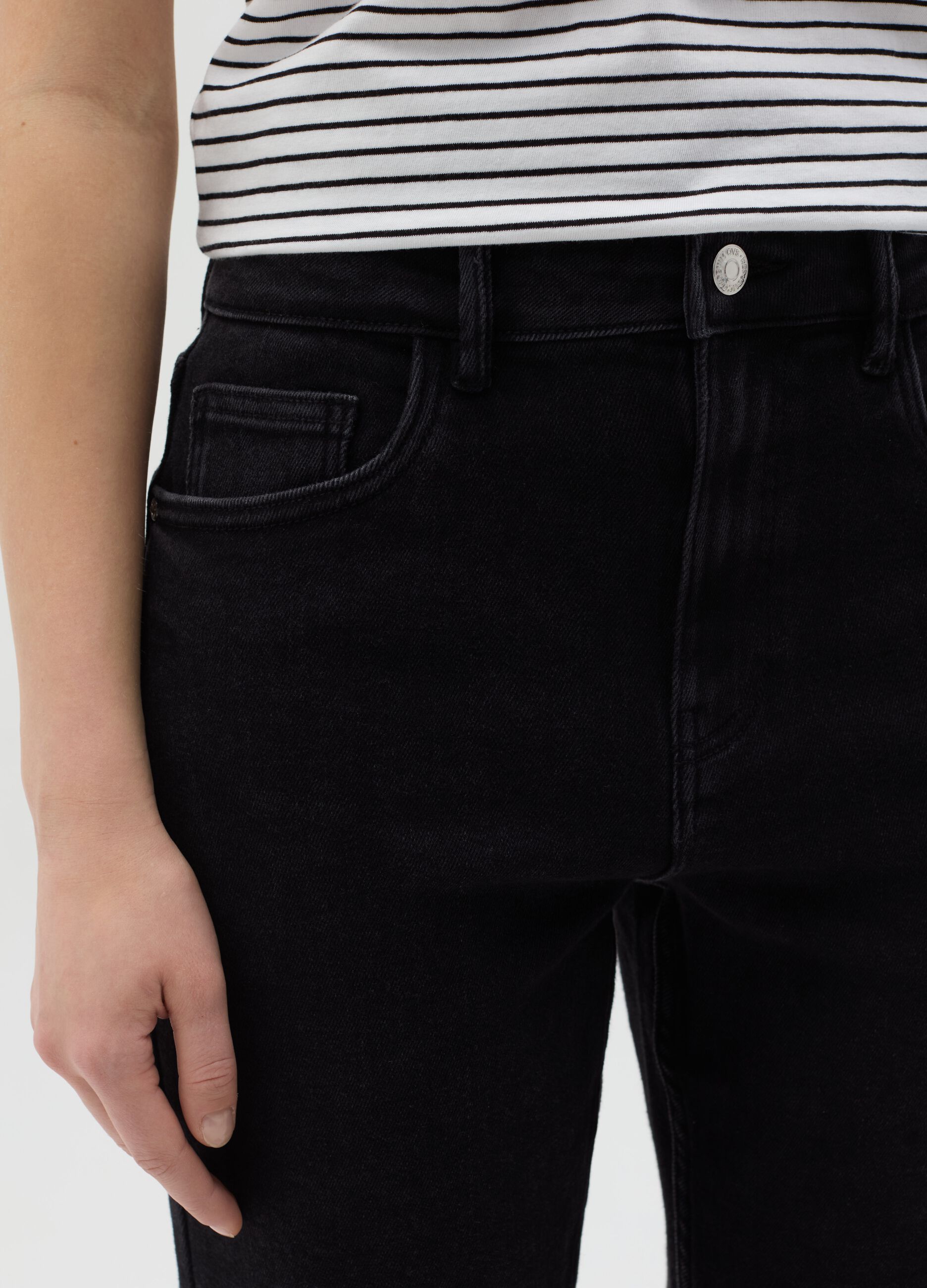 Slim-fit stretch jeans with five pockets