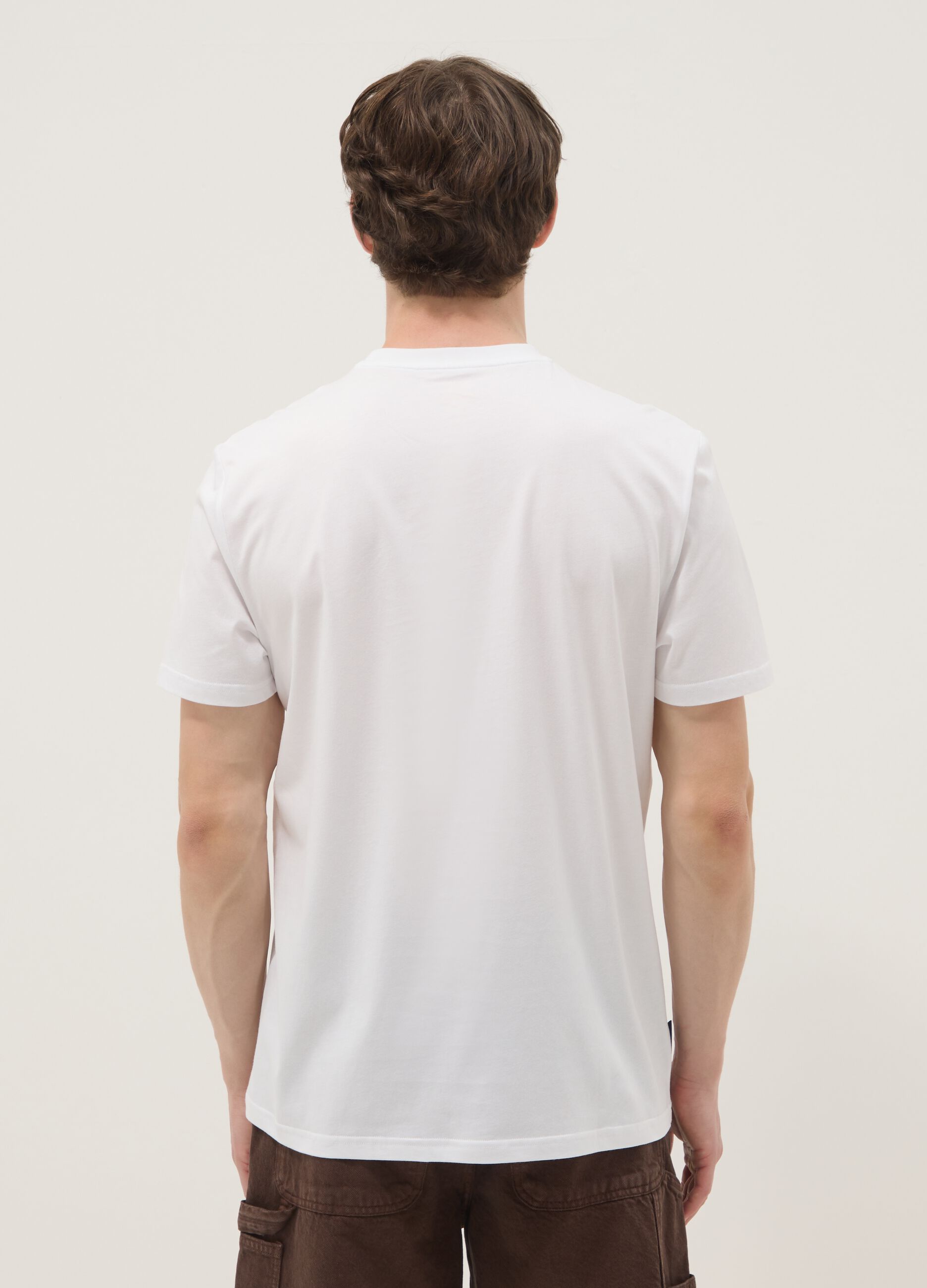 White pure cotton T-shirt with chest print, regular fit
