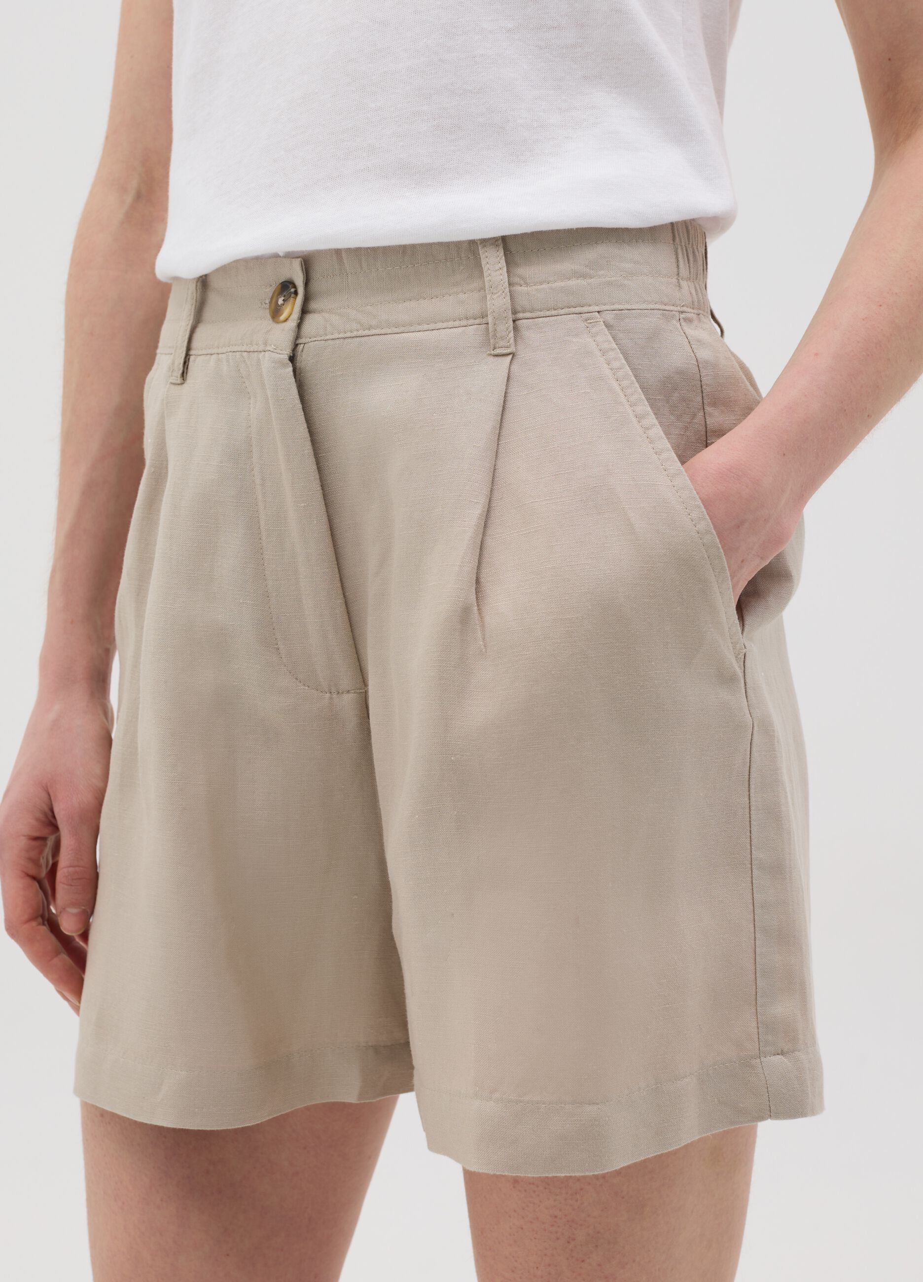 Shorts da donna in lino beige regular fit