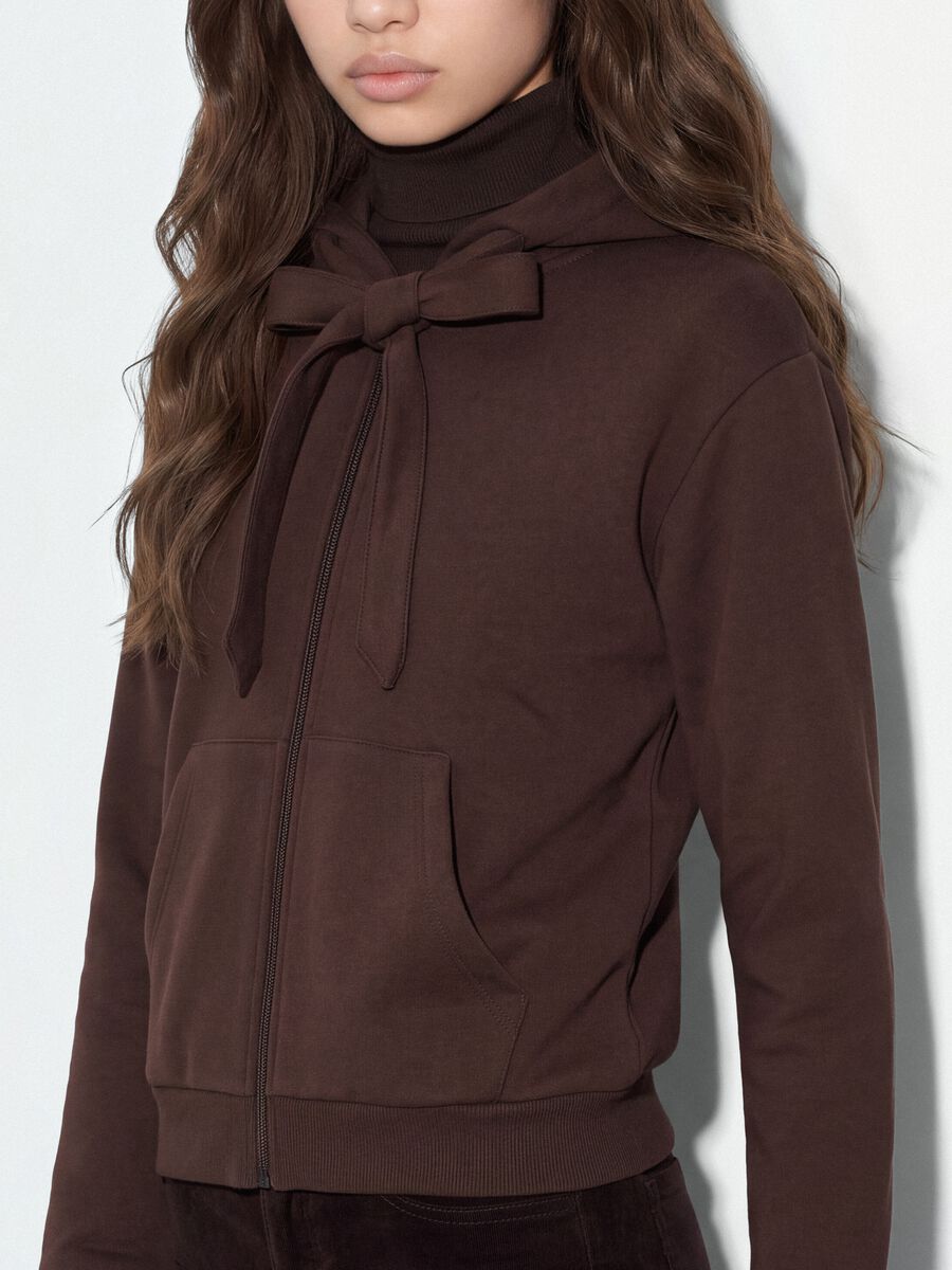 Felpa marrone con cappuccio e fiocco relaxed fit_2