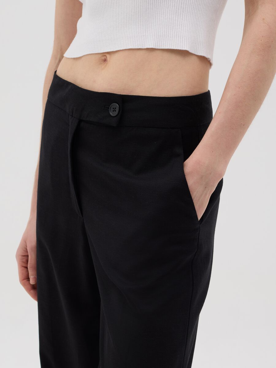 Women's black regular-fit trousers in viscose and linen blend_3