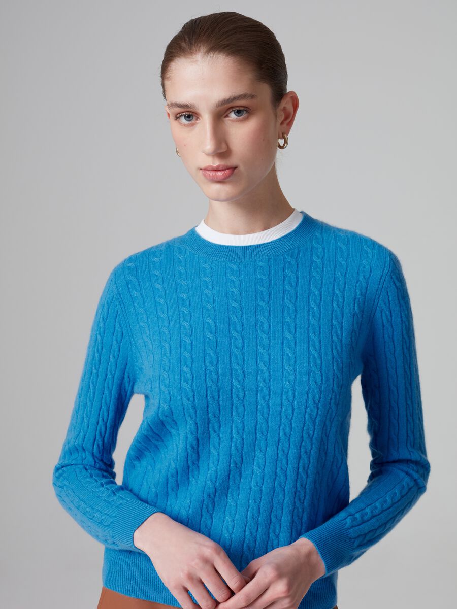 Pullover in cashmere con lavorazione a trecce_1