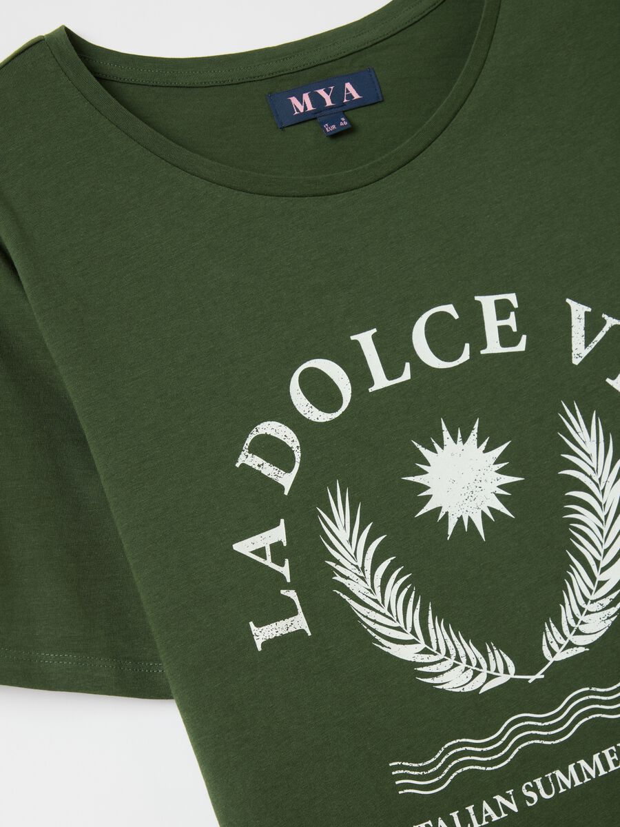 Curvy green T-shirt with "La Dolce Vita" print in cotton_1