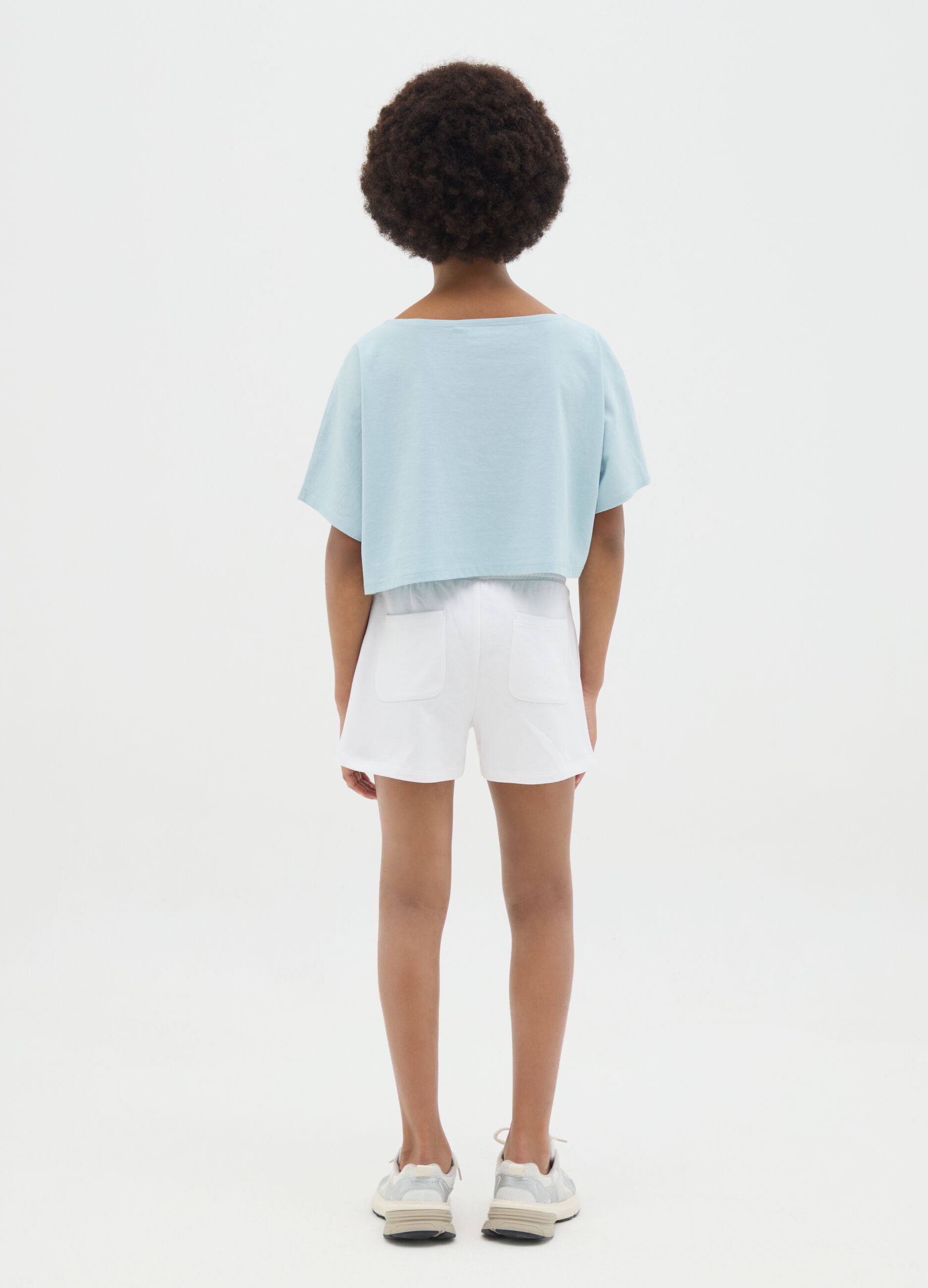 Girls' pure cotton white regular fit shorts with back pockets