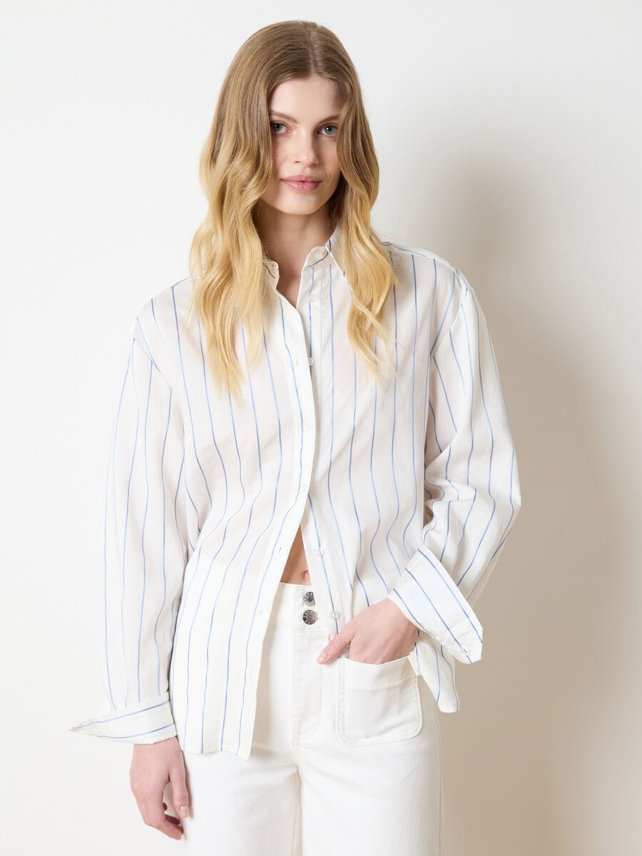 Shirt with vertical stripes_1