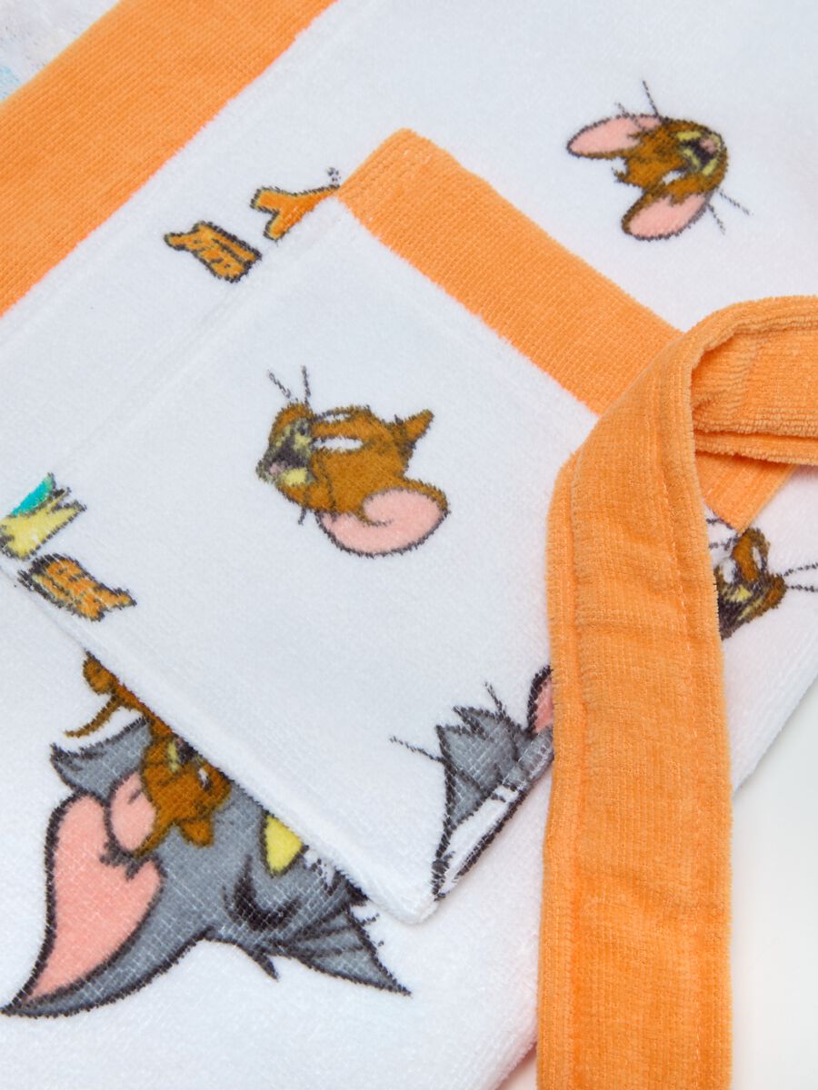 Bathrobe with hood and Tom & Jerry print_2