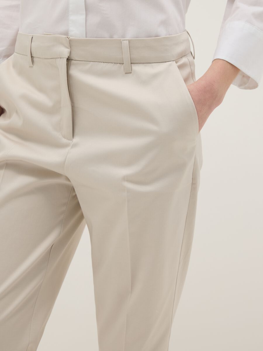 Beige stretch cotton satin trousers regular fit_4