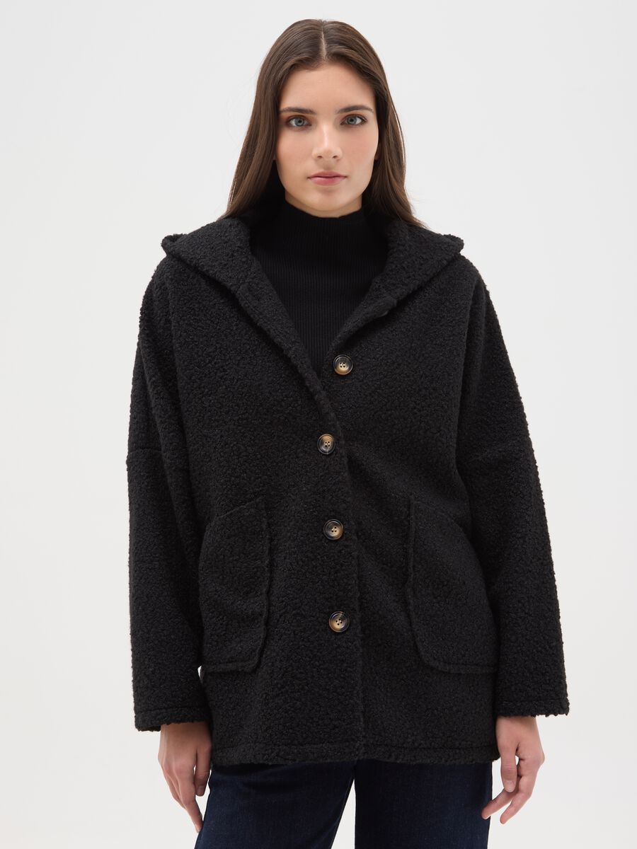 Cappotto nero regular fit con bottoni e cappuccio_0