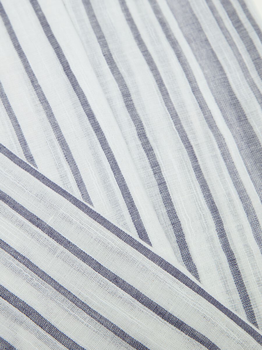 Striped pashmina with thin fringes_1