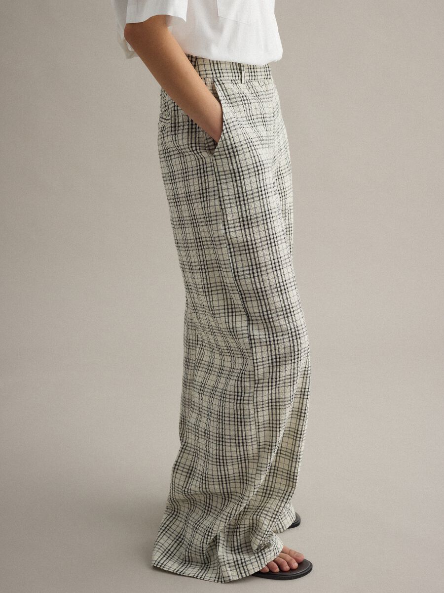 Multicolour Checked Pure Cotton Wide Leg Chino Trousers_3