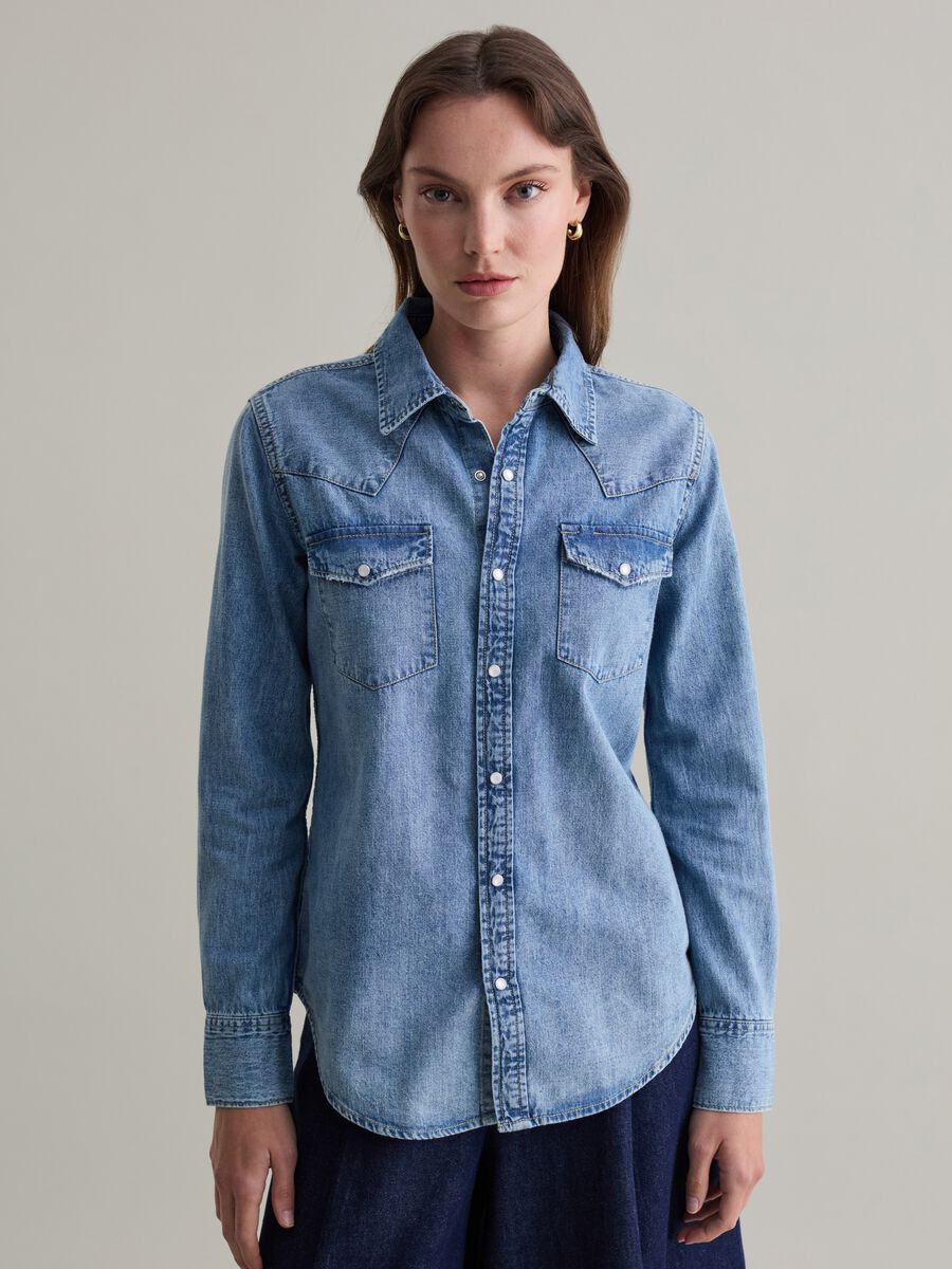 Camicia western in denim con bottoni perlati_0