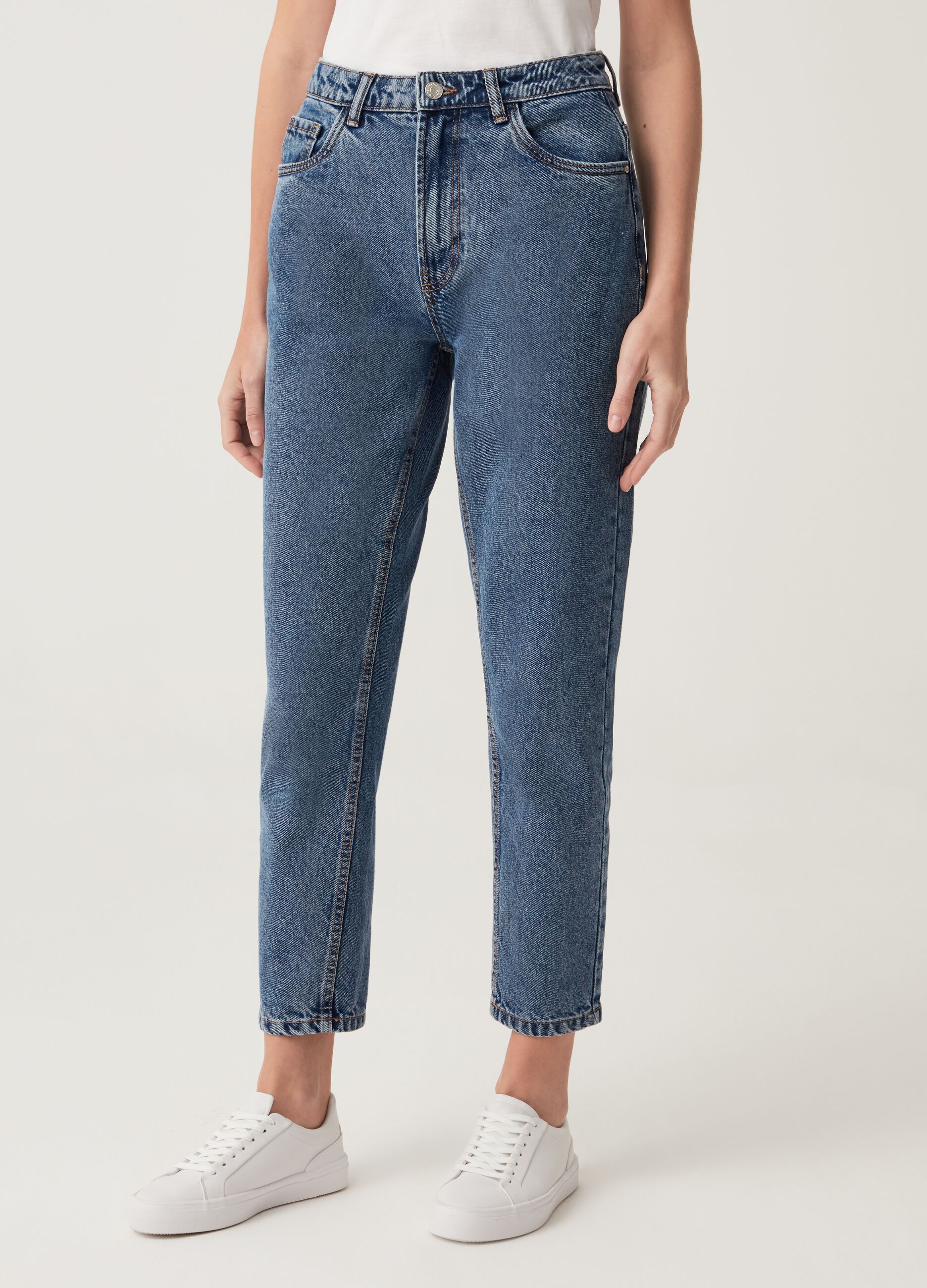 Mum-fit jeans with five pockets