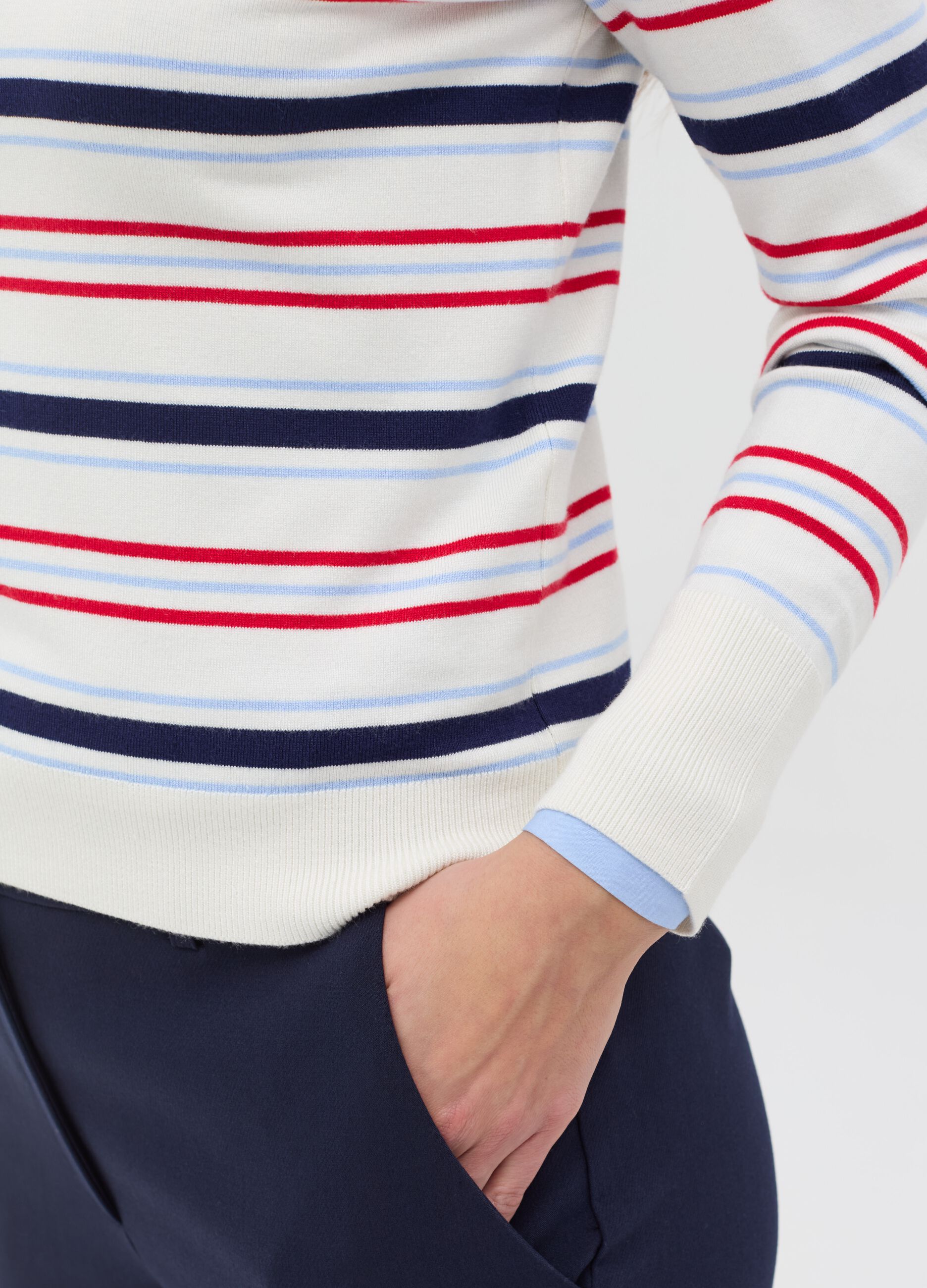 Long-sleeved top with striped pattern