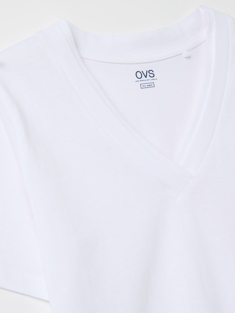 White T-shirt with V neck_5