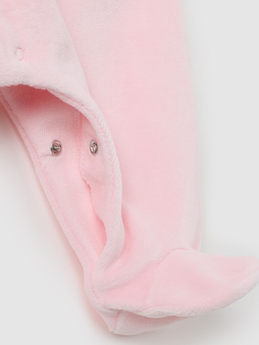 Pink cotton baby romper with snap closure_2