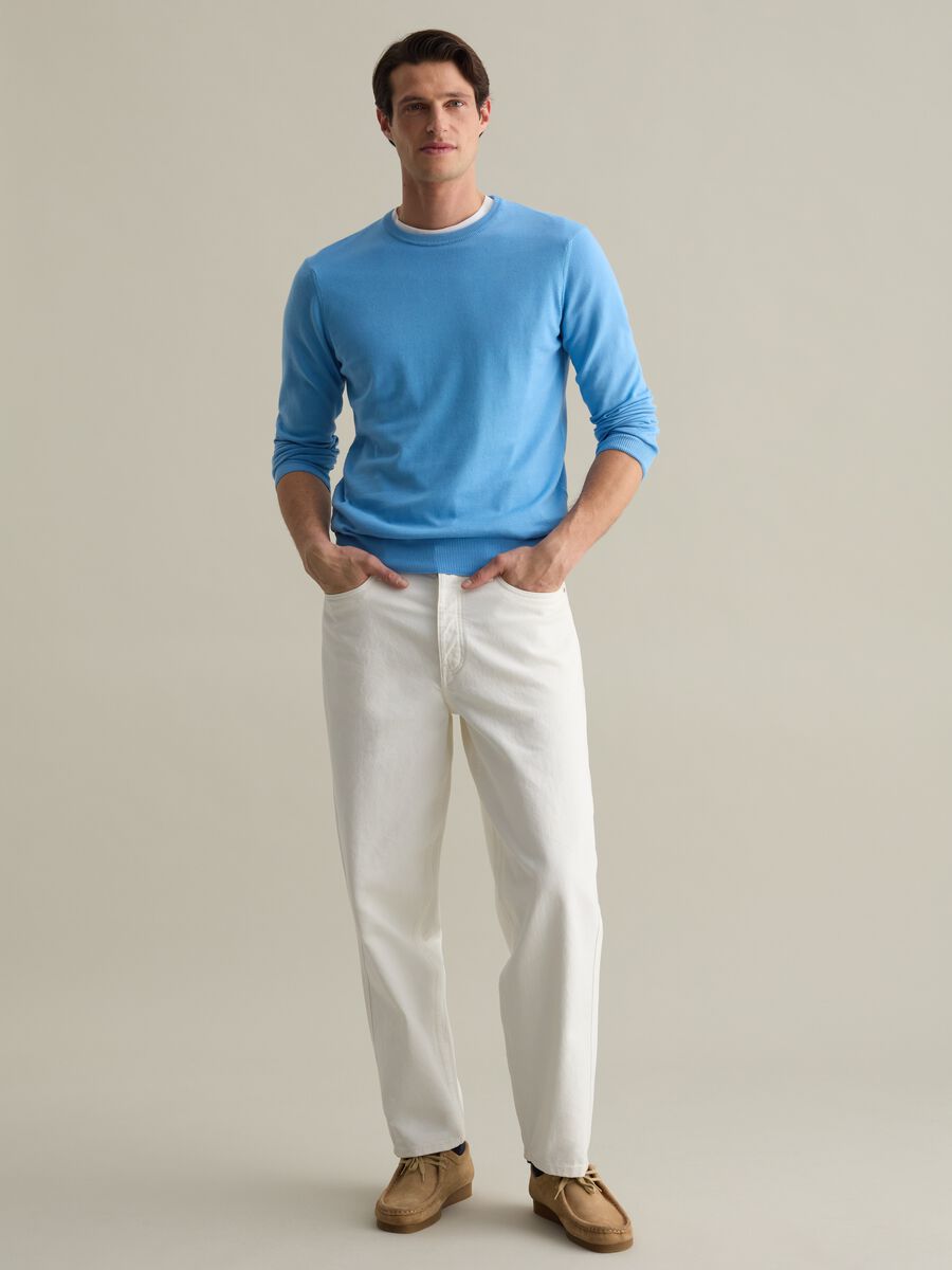 Solid colour pullover with round neck_1