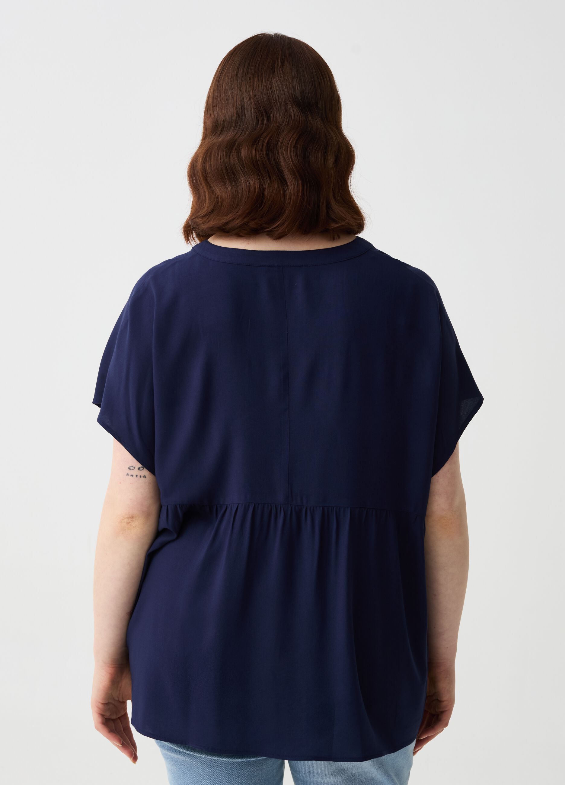 Curvy viscose blouse with buttons