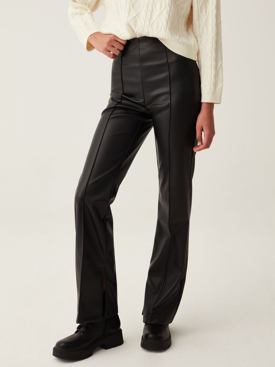 Pantaloni flare fit effetto lucido_1