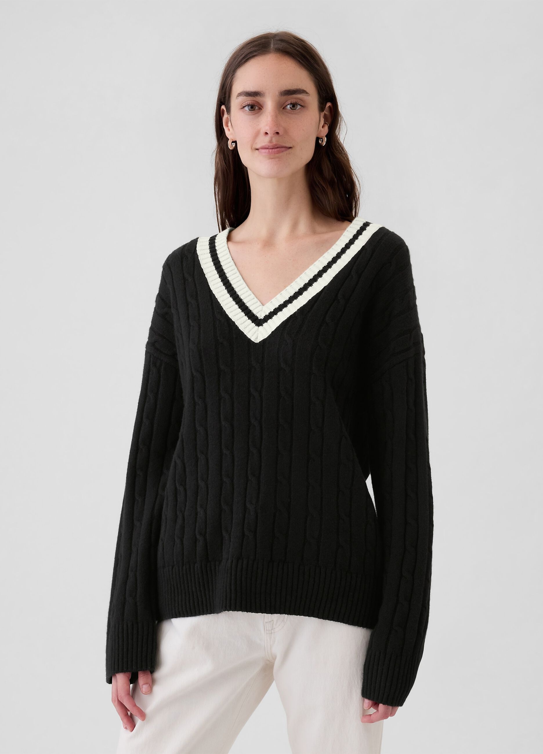Oversized pullover with striped edging