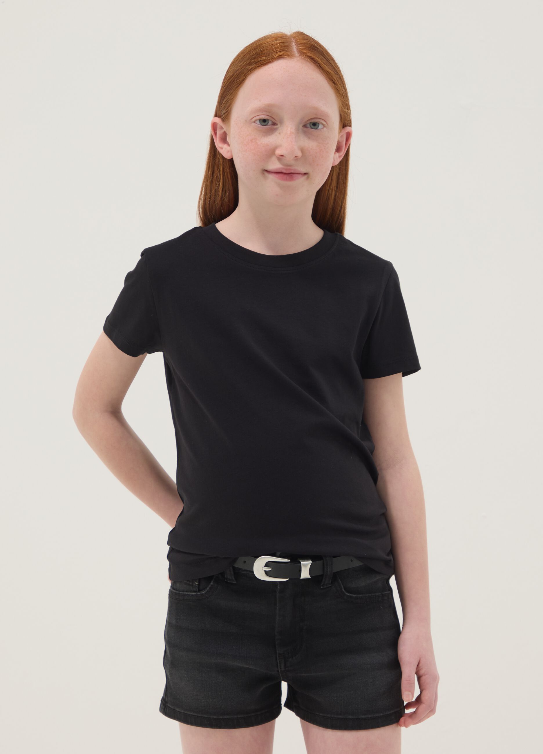 Girls&rsquo; black pure cotton regular-fit T-shirt