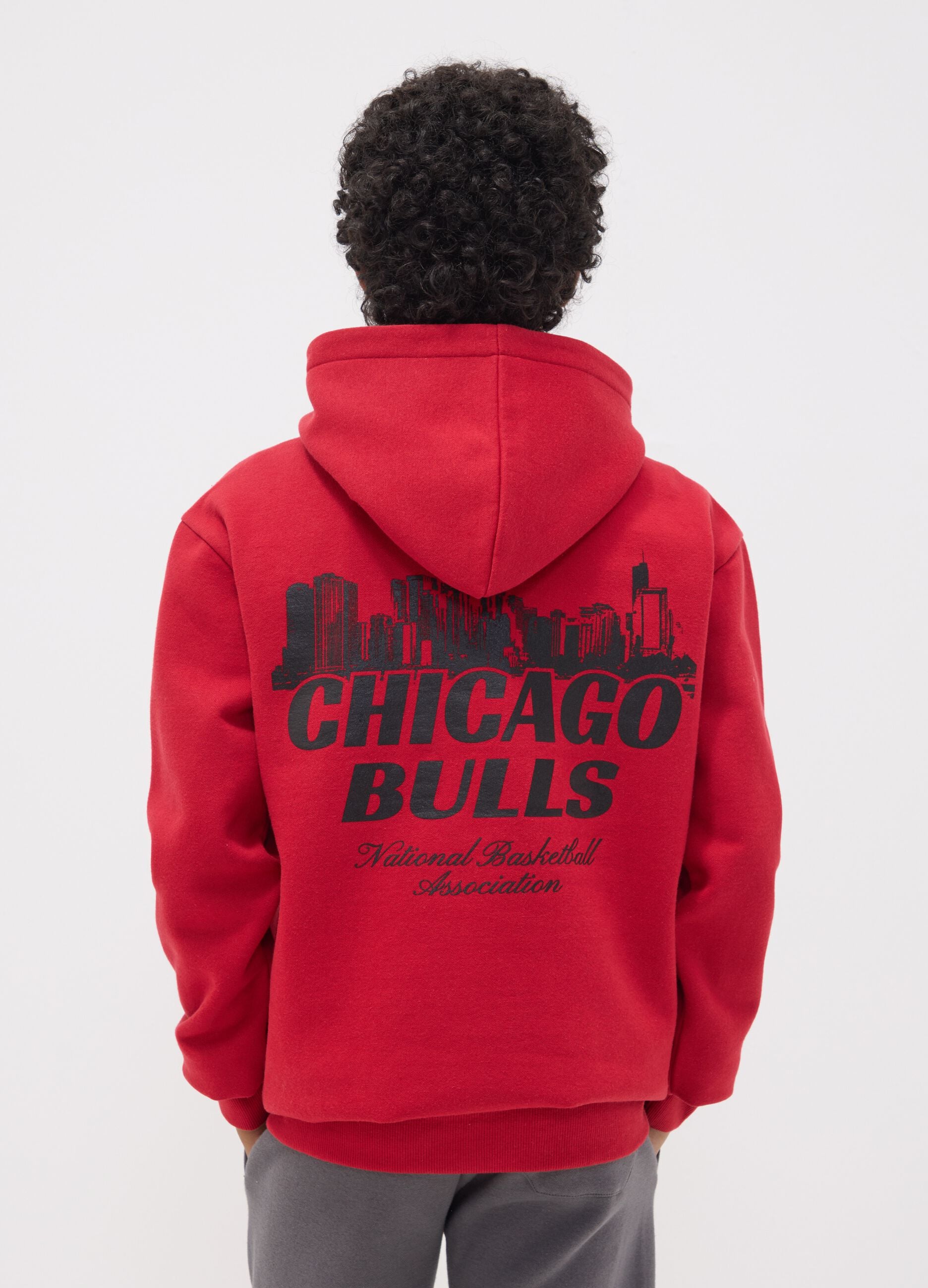 Red cotton-blend hoodie with Chicago Bulls logo for boys