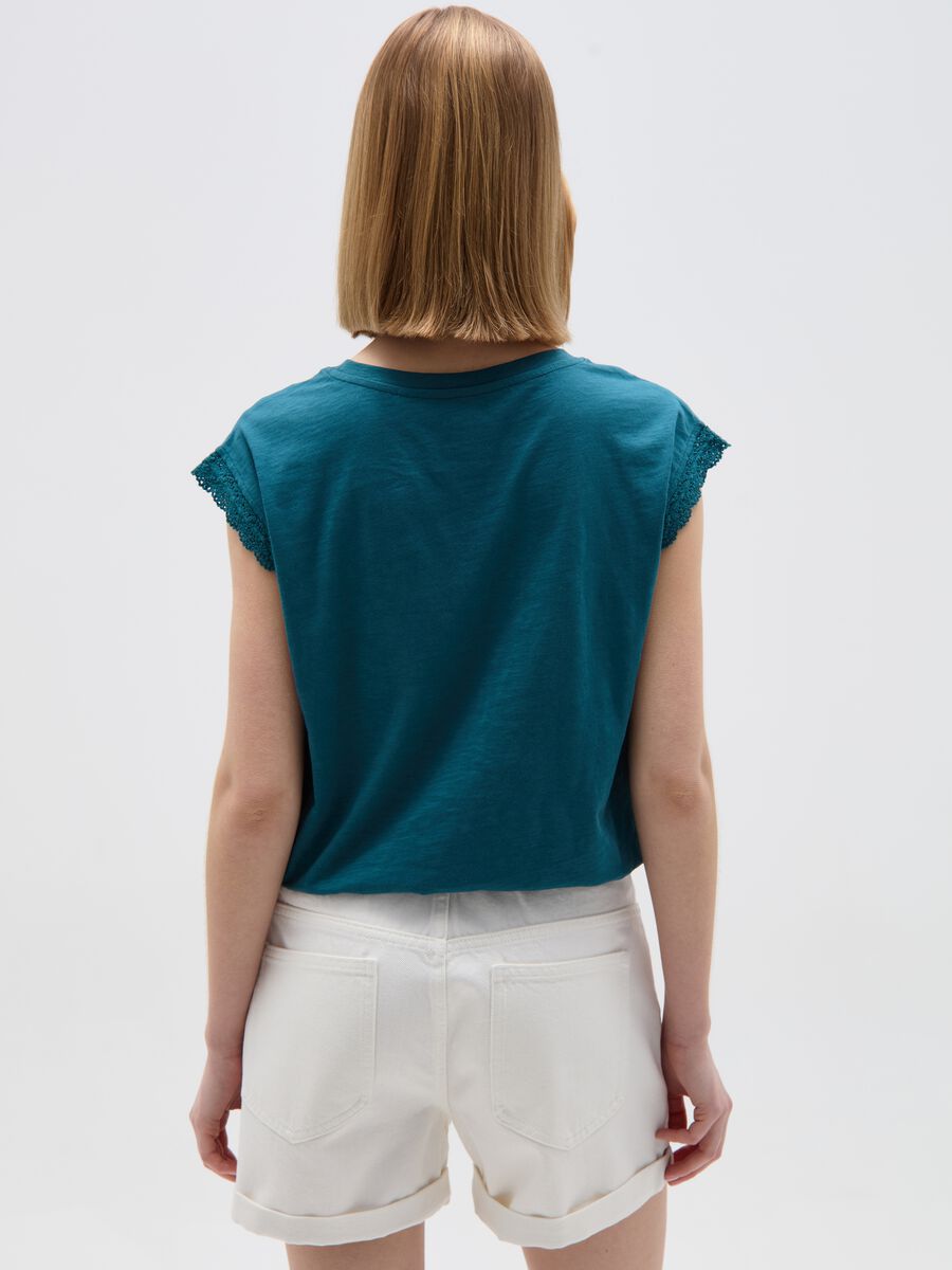 T-shirt with kimono sleeves and crochet insert_2