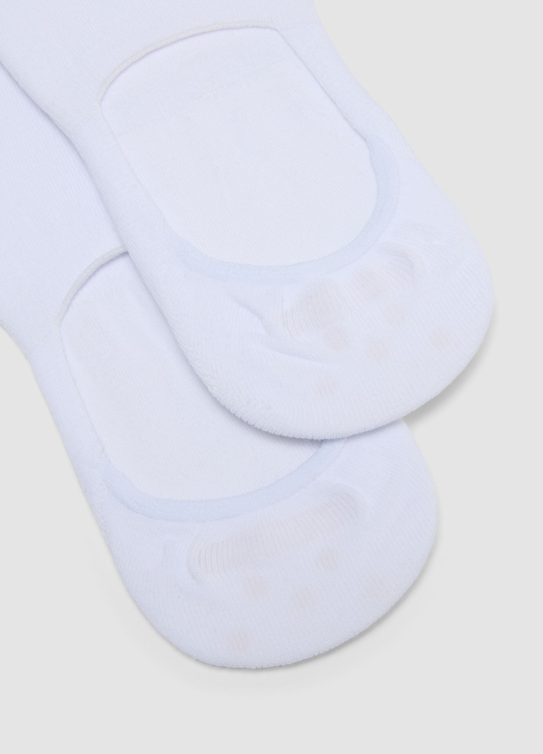 Three-pack of white invisible organic cotton socks