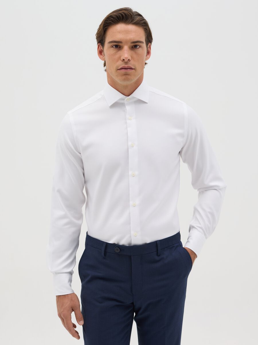 Slim-fit shirt in no-iron cotton_0