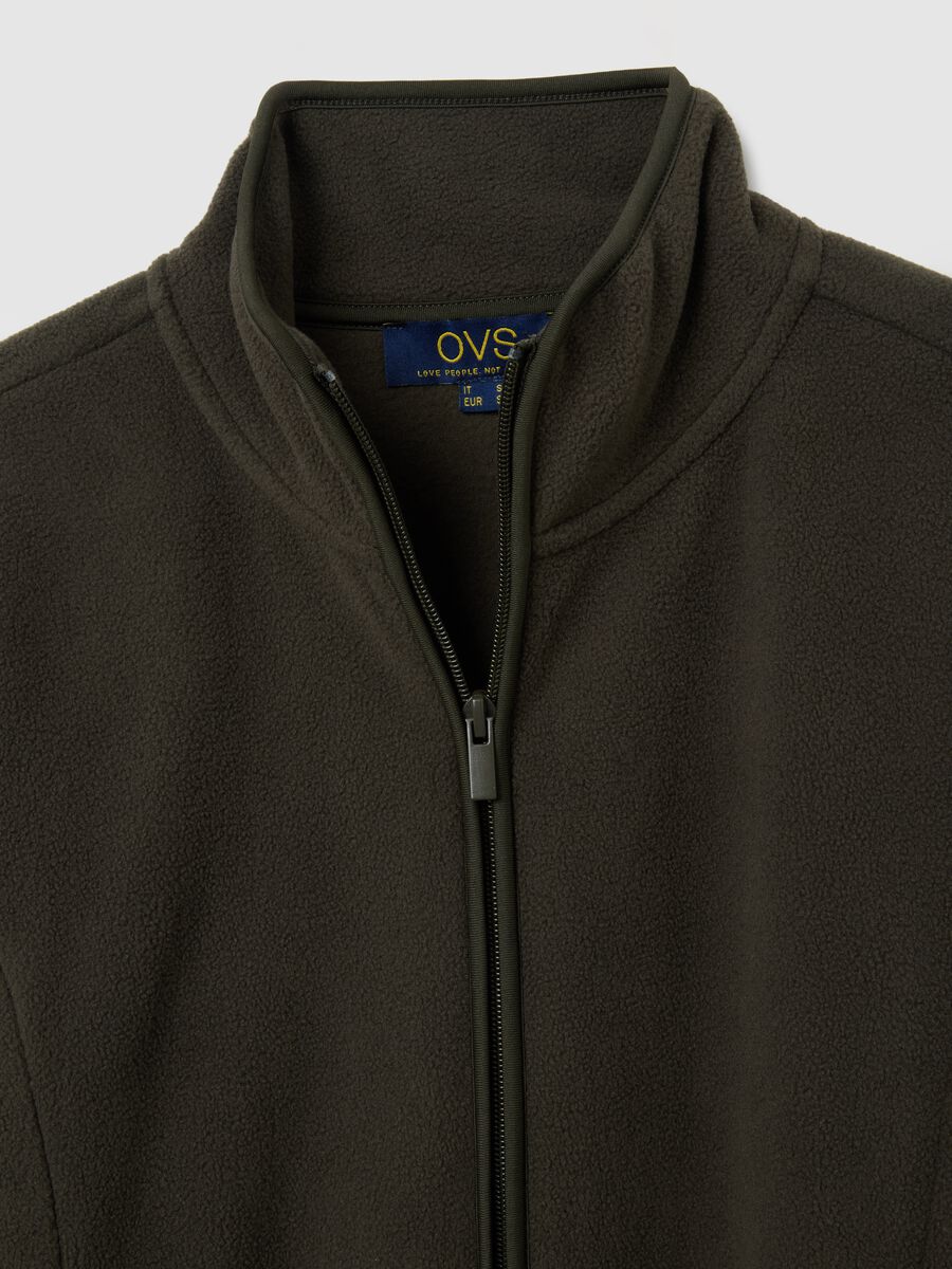 Felpa in pile verde vestibilità fitted e zip_5