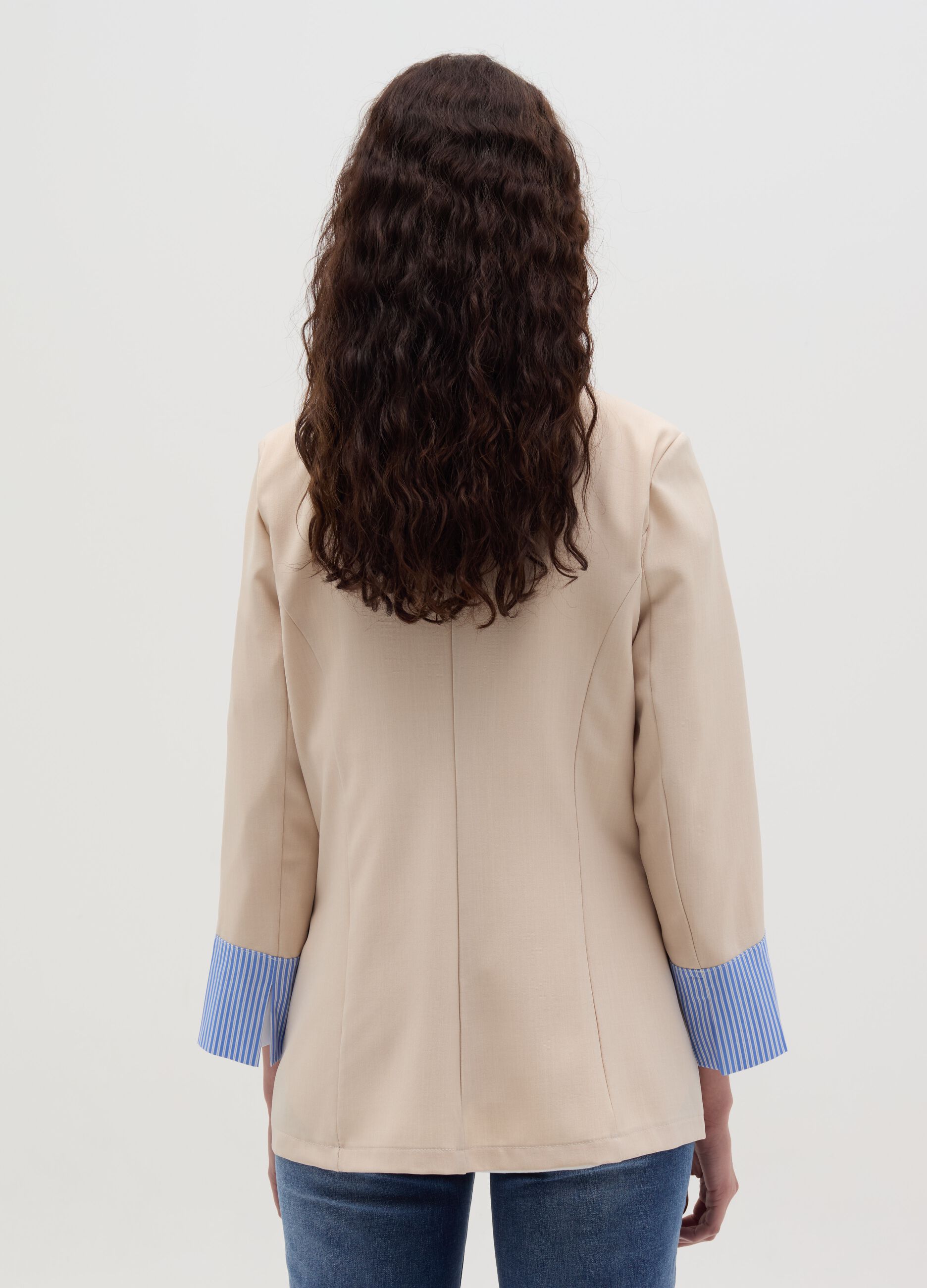 Single-breasted blazer with contrasting detail