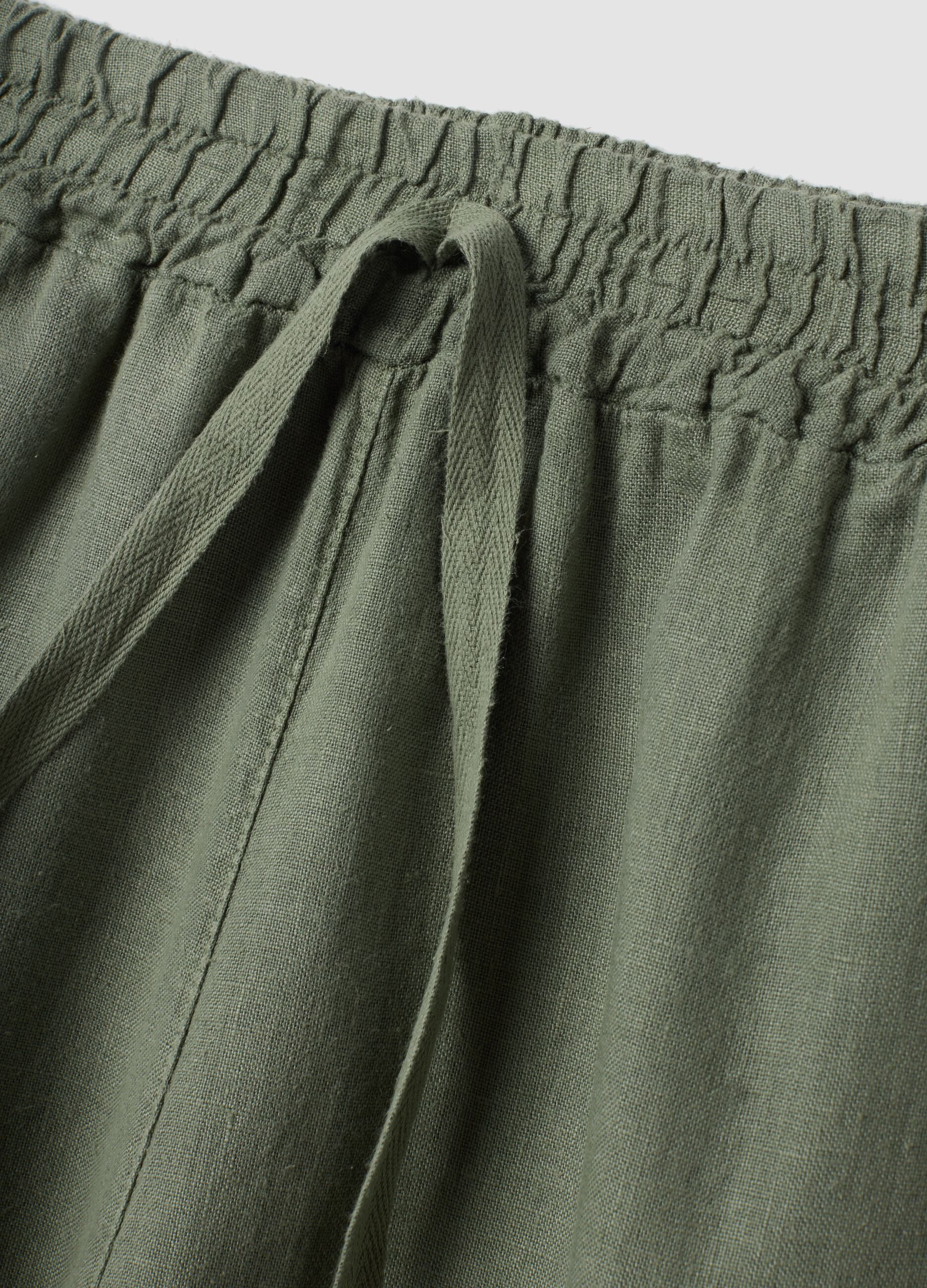 Pantaloni verdi in puro lino con coulisse