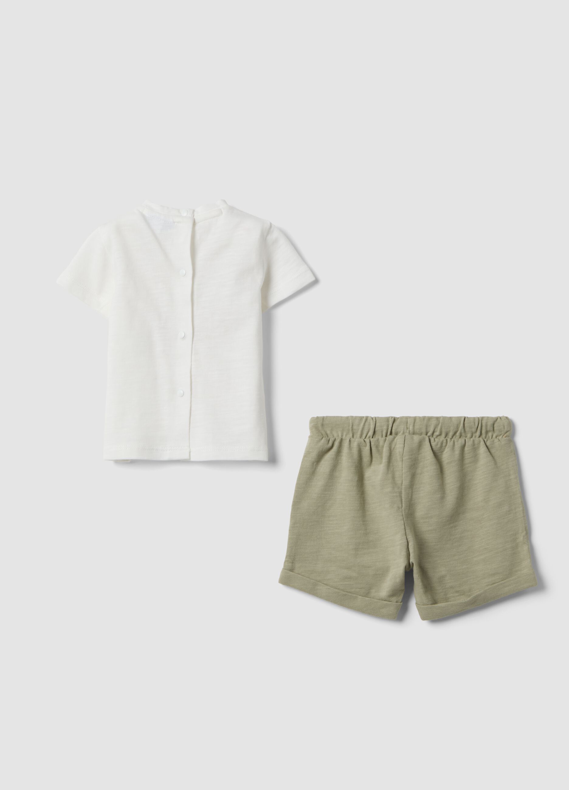 White organic cotton set with T-shirt and shorts