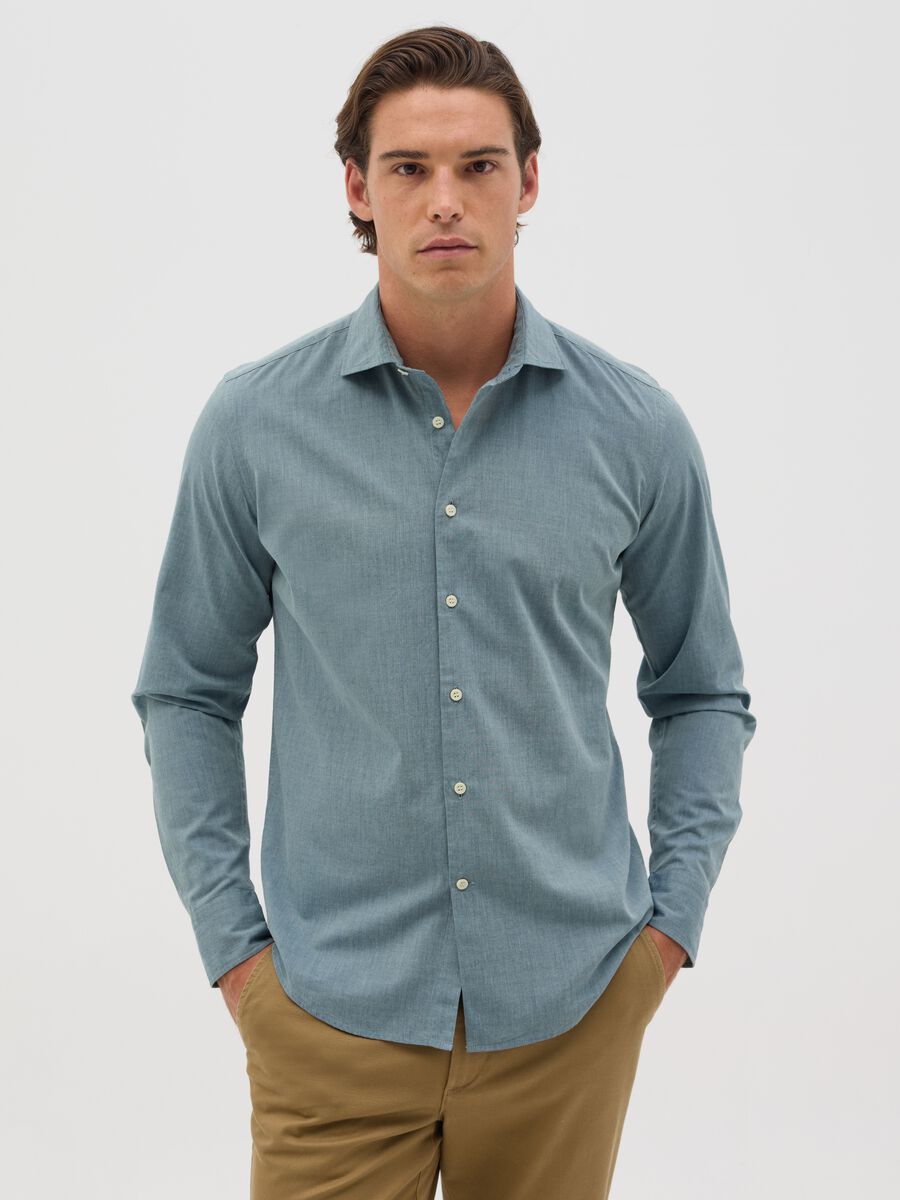 Camicia slim fit in blu chambray_0