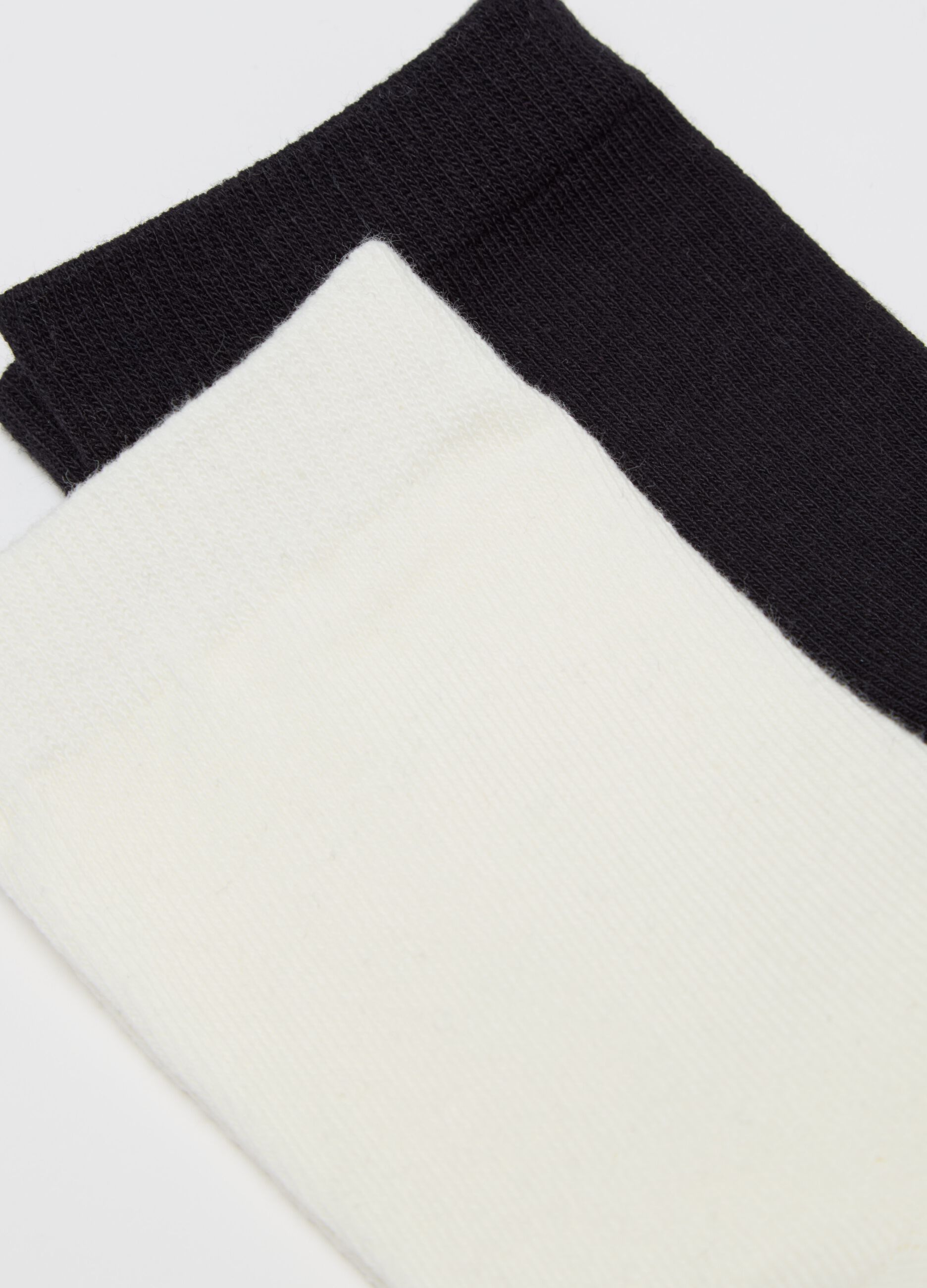Two-pair pack short solid colour socks