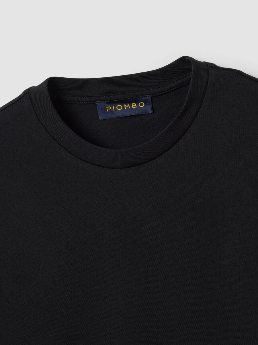 T-shirt nera in puro cotone a girocollo regular fit_2