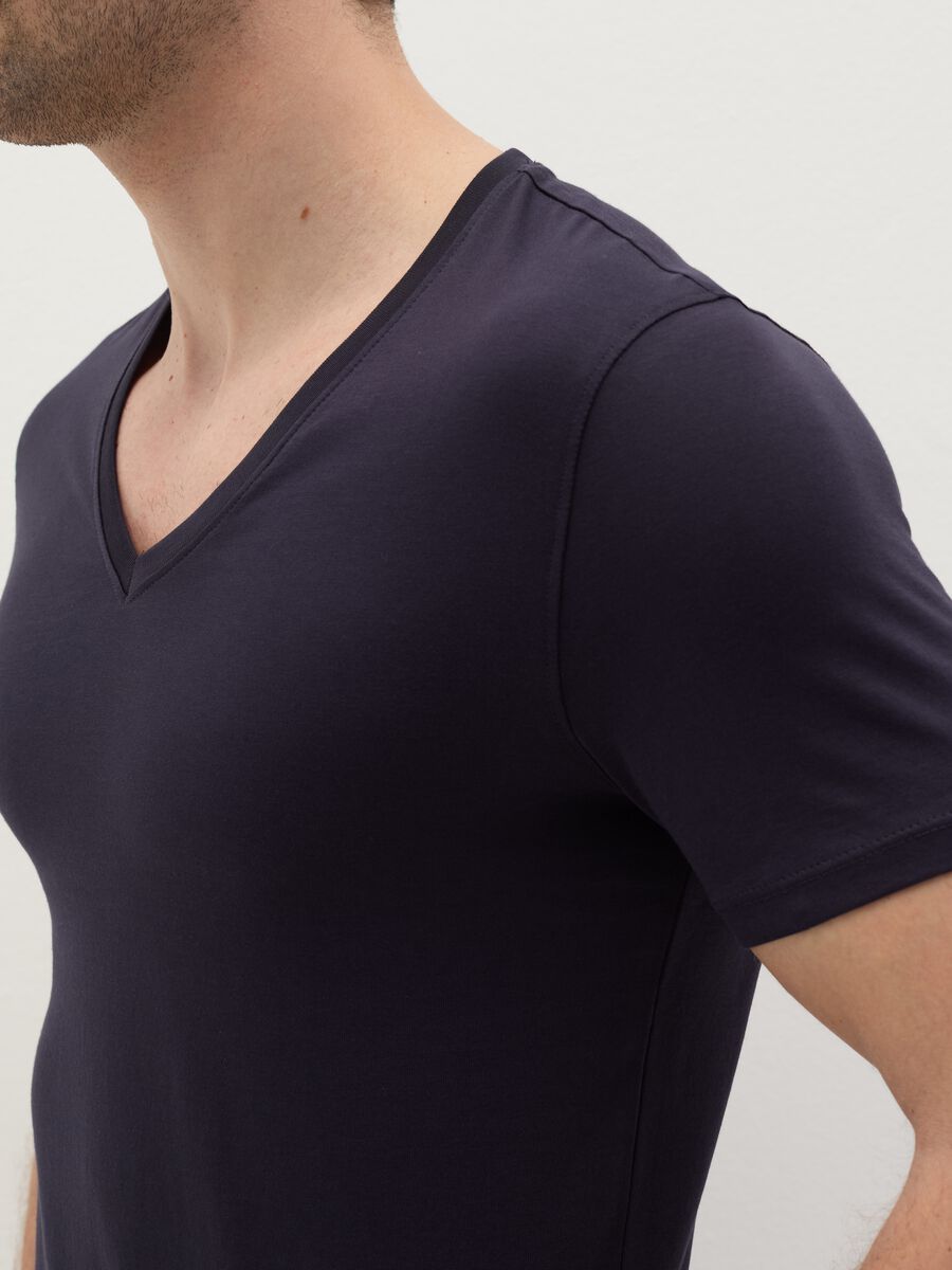 Two-pack Supima cotton undershirts with V neck_1