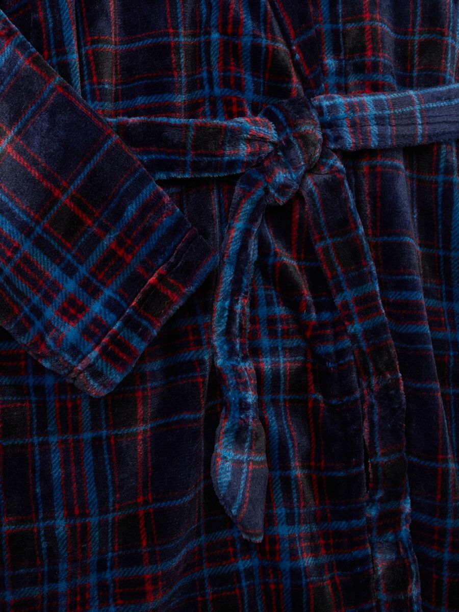 Long dressing gown in fleece with tartan pattern_5